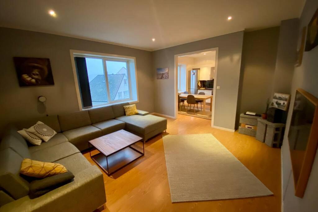 Nice And Central Apartment In Quiet Area Ålesund Εξωτερικό φωτογραφία